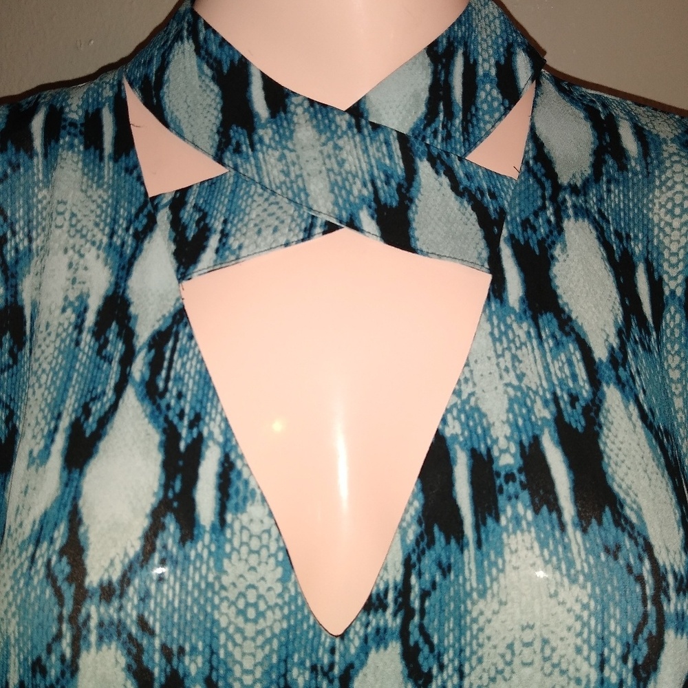 BOLD ELEMENTS Snake pattern Blouse